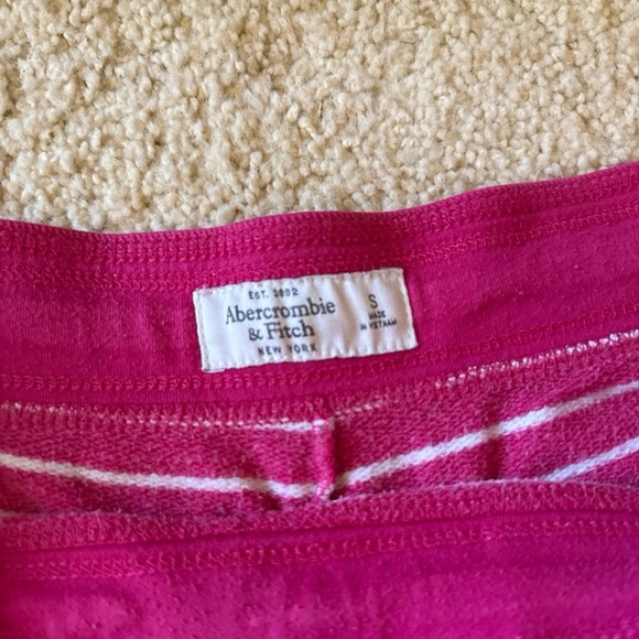 2016 Abercrombie low rise mini shorts - Picture 2 of 4